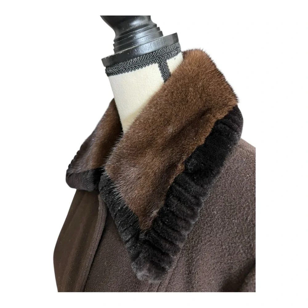 Vintage Elegant Brown Wool/Cashmere Coat With Luxurious Mahogany Mink Fur Collar - Picture 4 of 13